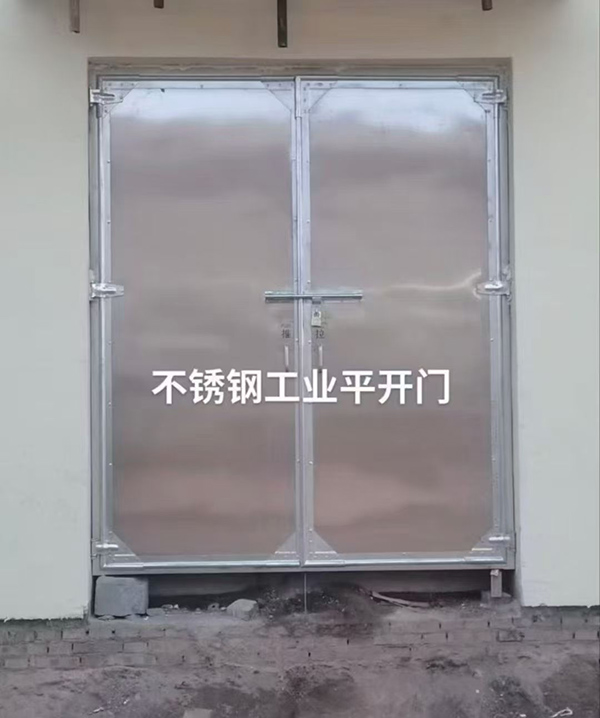 不锈钢印台工业平开门在现代工业场景中的应用实践