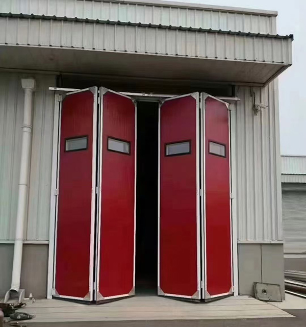 印台工业折叠门在大型装配车间出入口的应用实例